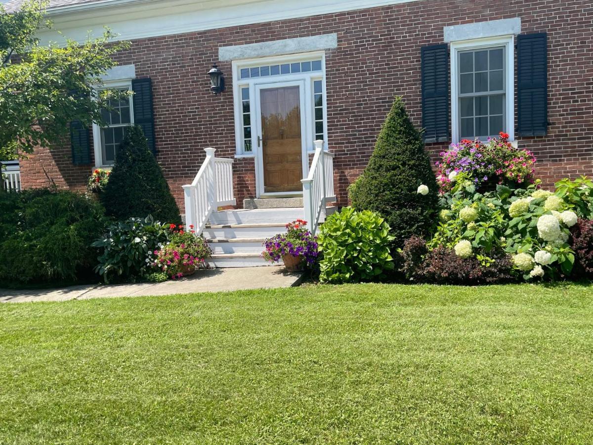 Dodds Brick House Bed & Breakfast North Hero Экстерьер фото